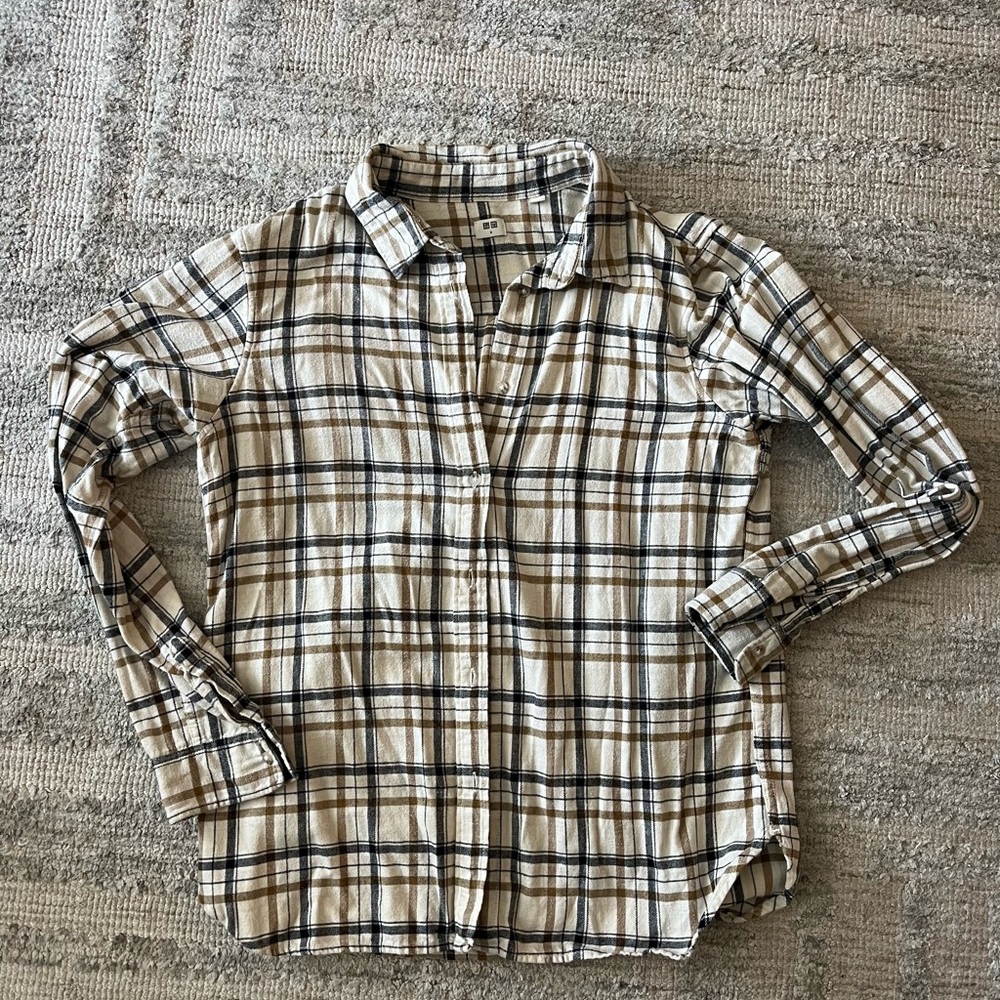 Uniqlo Plaid Button-Up Shirt
